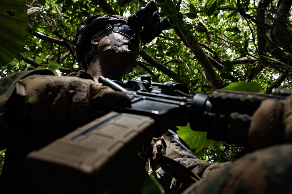31st MEU | Marines innovate night vision attachments