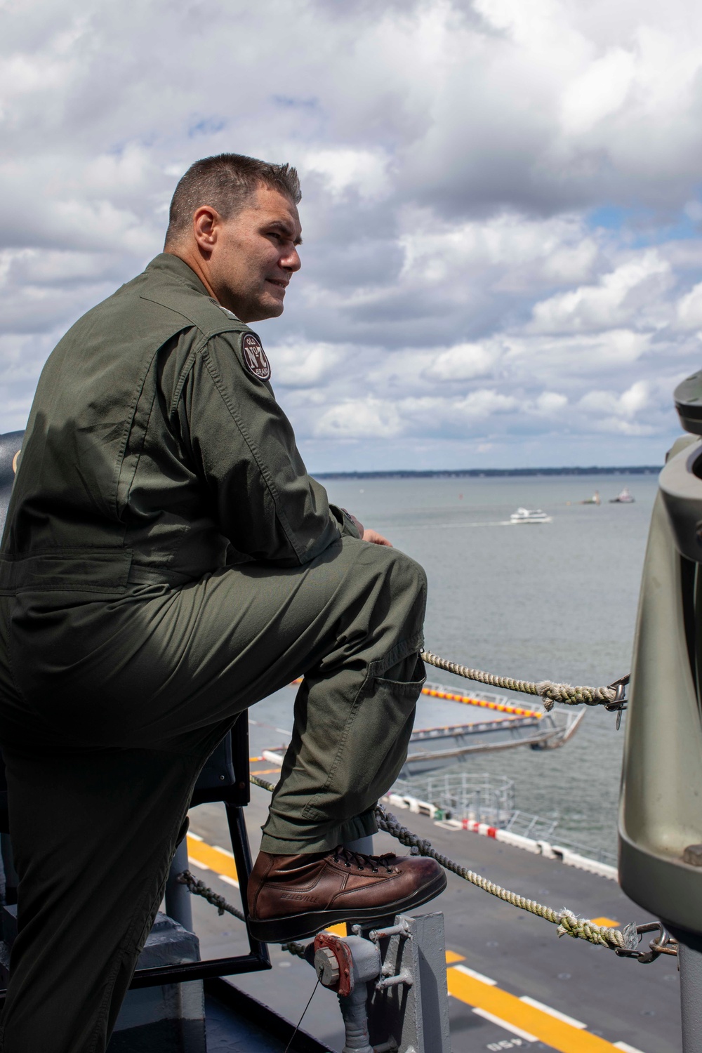 USS Kearsarge Goes Underway