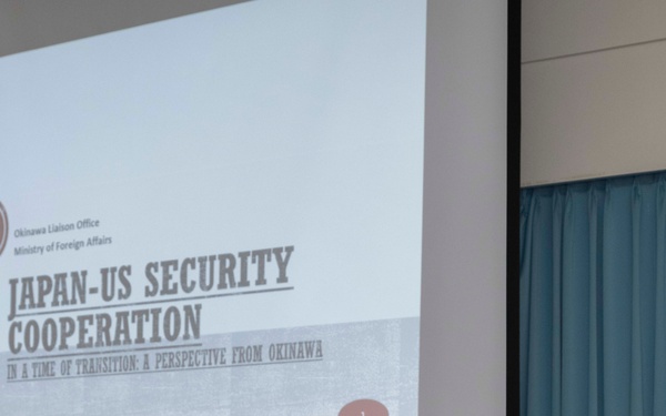 Ambassador in Charge of Okinawan Affairs briefs Okinawa-based Sailors
