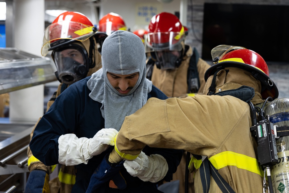 Integrated Training Team General Quarters Drill Aboard USS Curtis Wilbur (DDG 54)