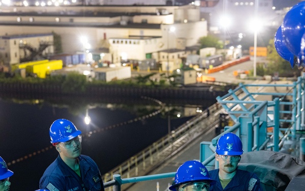 Wasp Sailors Simulate General Quarters