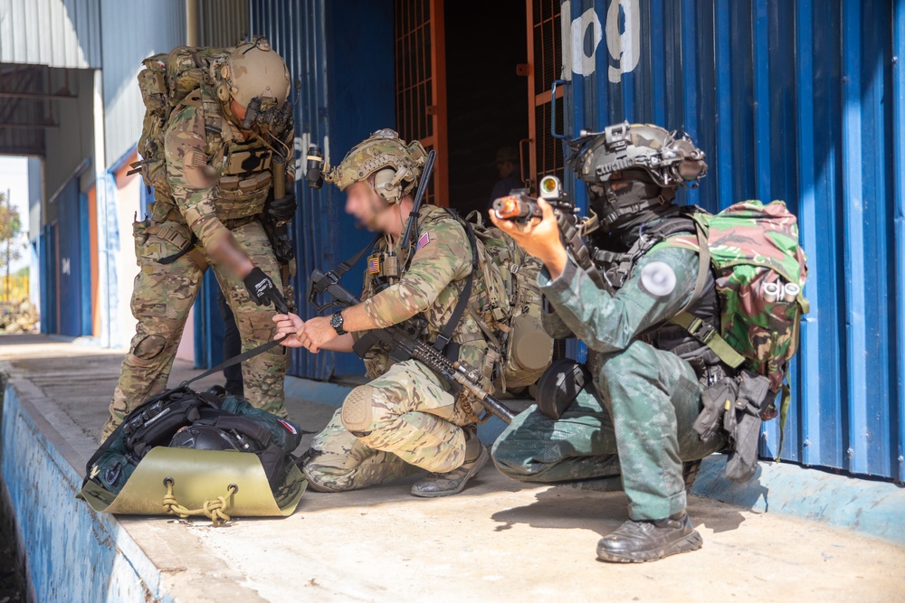 Garuda Shield holds it's annual exercise between the Indonesian National Armed Forces and U.S. Military