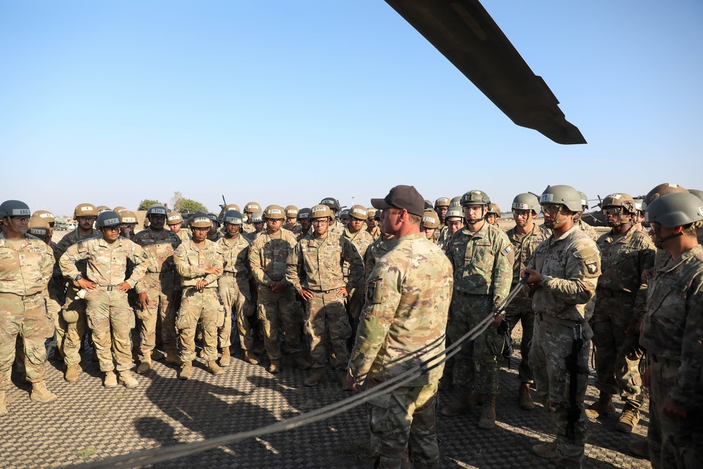 The Sabalauski Air Assault School Conducts UH-60 Black Hawk Rappels in Romania