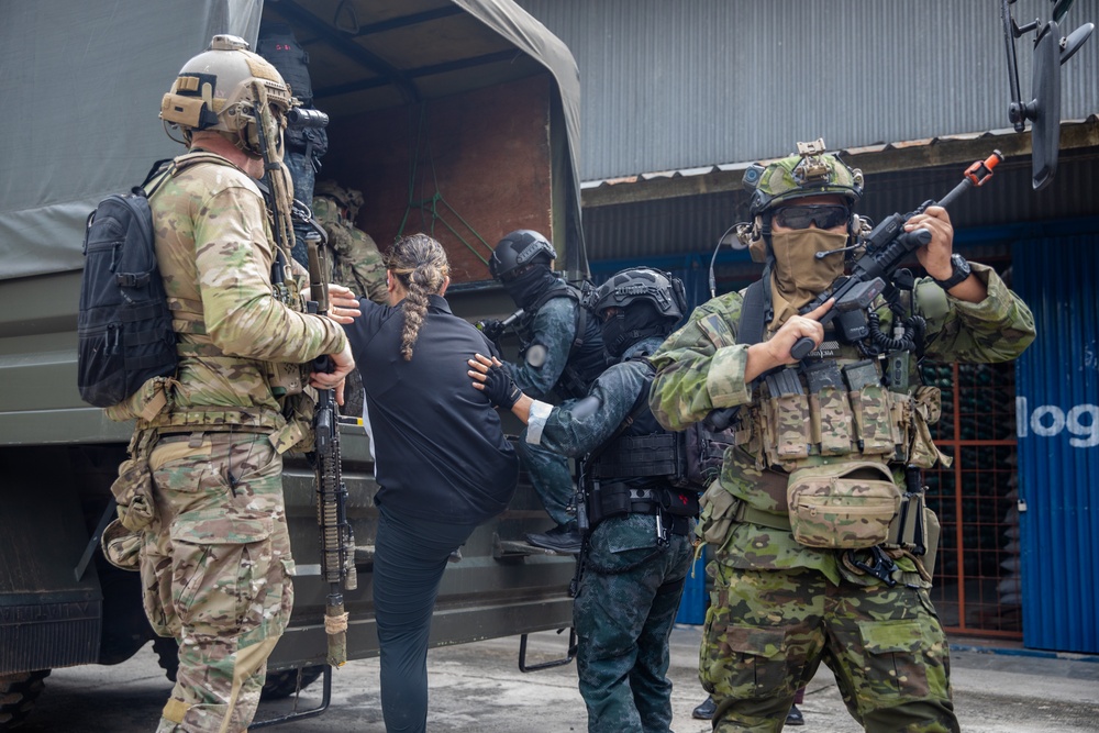 Garuda Shield holds it's annual exercise between the Indonesian National Armed Forces and U.S. Military