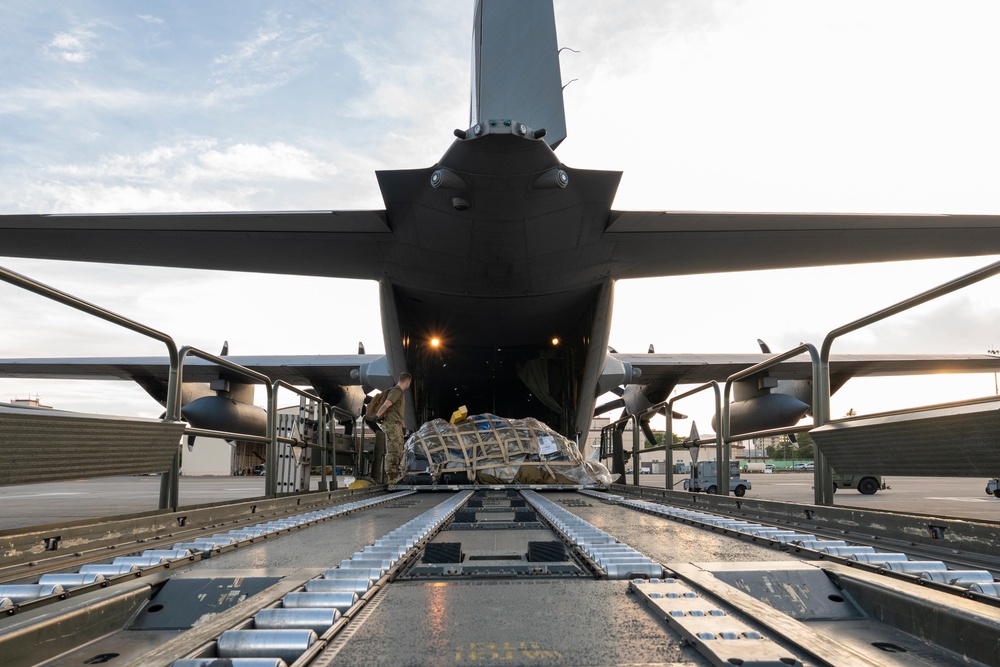 94th Airlift Wing Airmen Assist Aeromedical Evacuation Training during a Department Level Exercise 2025