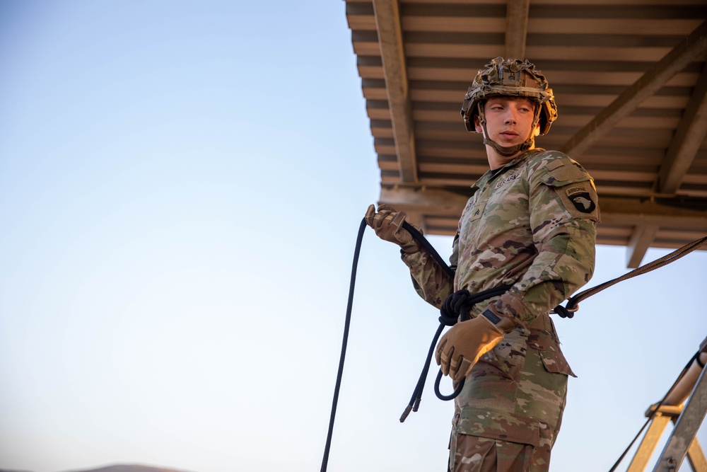 The Sabalauski Air Assault School Conducts the Rappel Tower in Bulgaria