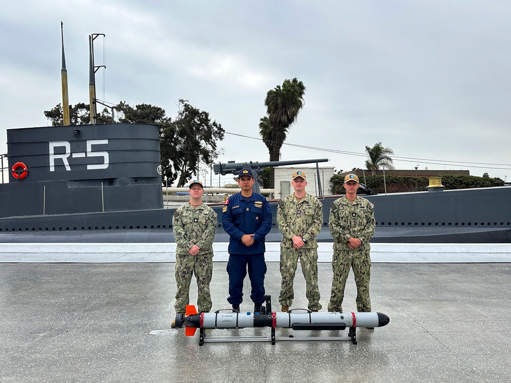 U.S. Navy Sailors and Peruvian Sailors at SCOTA25