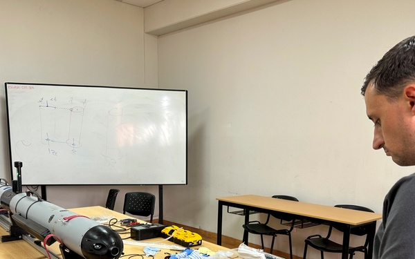 UUVGRU 1 Demonstrates AUV in Peru