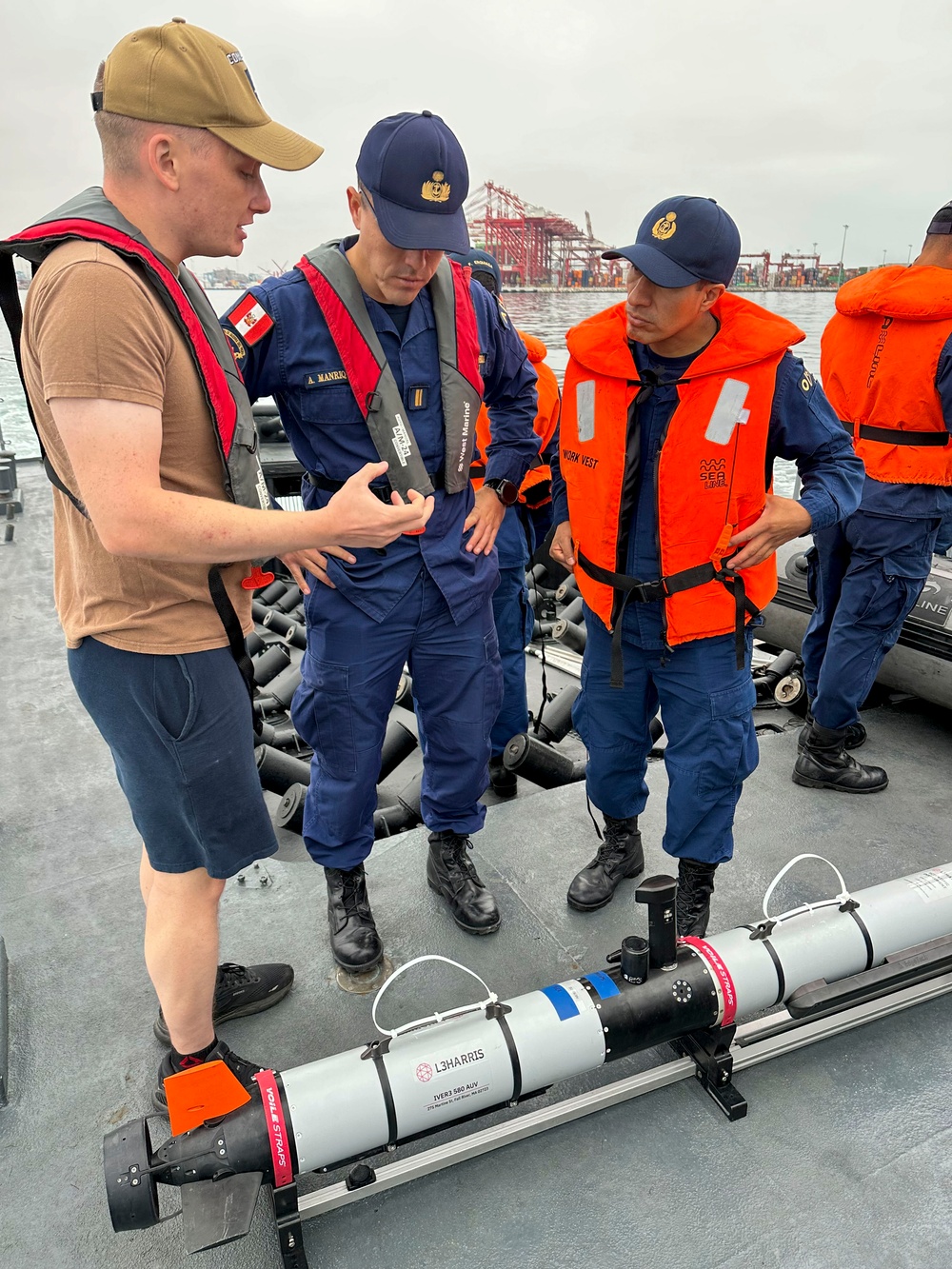 UUVGRU 1 Demonstrates AUV in Peru