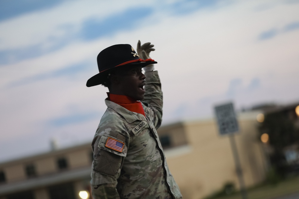 Air Cav joins 1st Cavalry Division Run during CAV Week 104