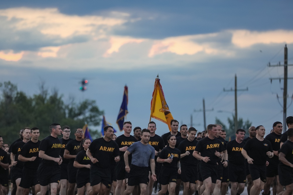 Air Cav joins 1st Cavalry Division Run during CAV Week 104