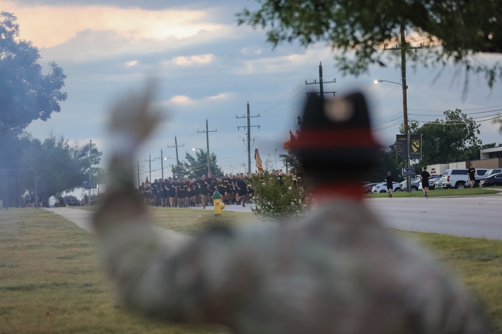 Air Cav joins 1st Cavalry Division Run during CAV Week 104