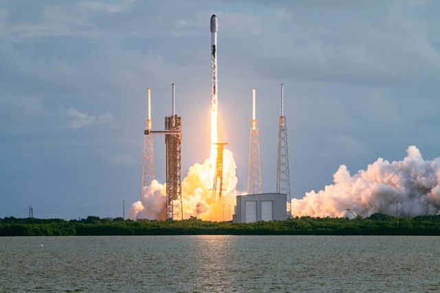 Starlink 10-22 Launches from Cape Canaveral Space Force Station