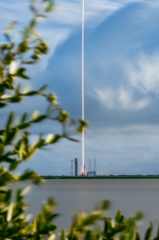 Starlink 10-22 Launches from Cape Canaveral Space Force Station