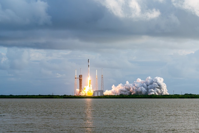 Starlink 10-22 Launches from Cape Canaveral Space Force Station