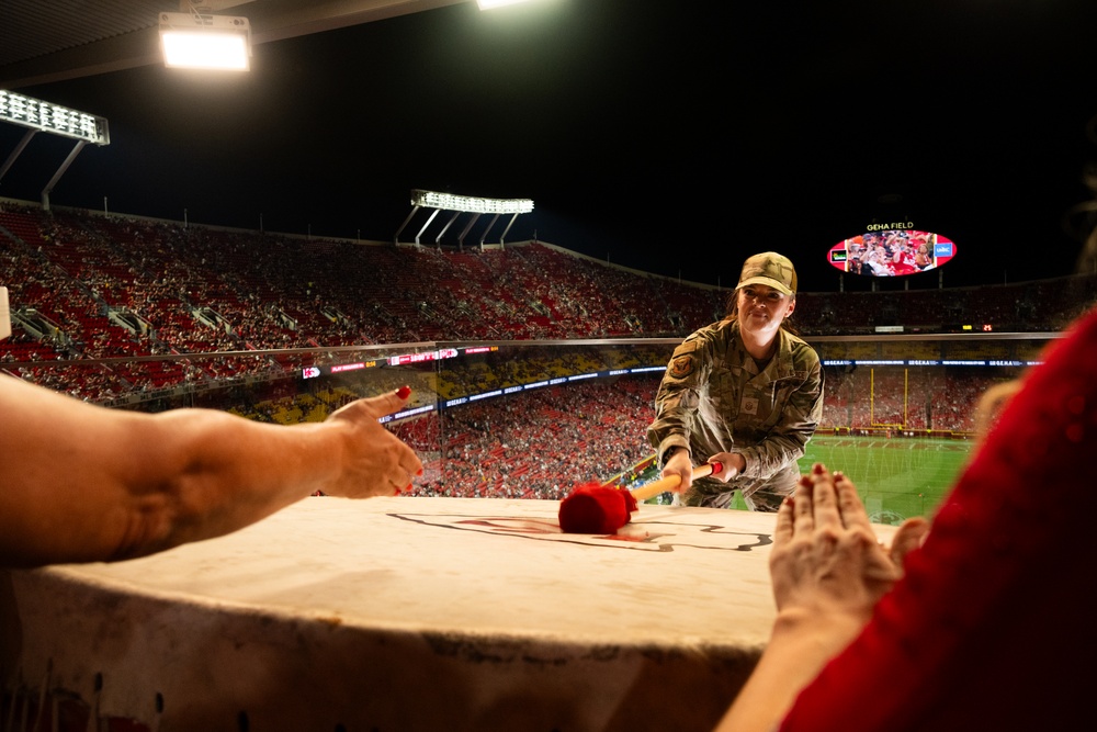 Whiteman AFB first sergeant rallies crowd during Kansas City Chiefs game