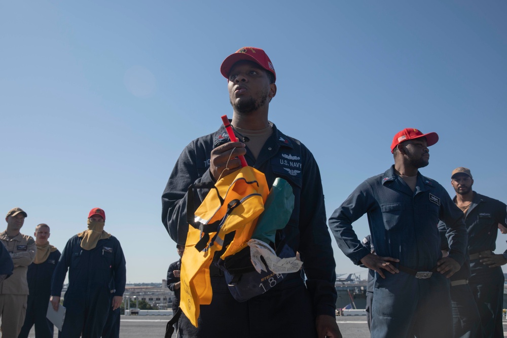 Kearsarge Conducts Abandon Ship Drill
