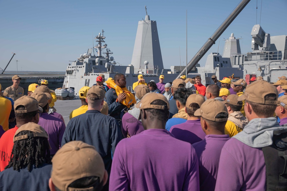 Kearsarge Conducts Abandon Ship Drill