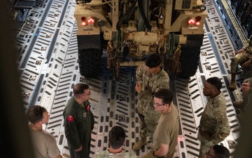 Altus loadmasters train Fort Sill Soldiers on C-17 operations