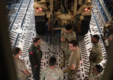 Altus loadmasters train Fort Sill Soldiers on C-17 operations