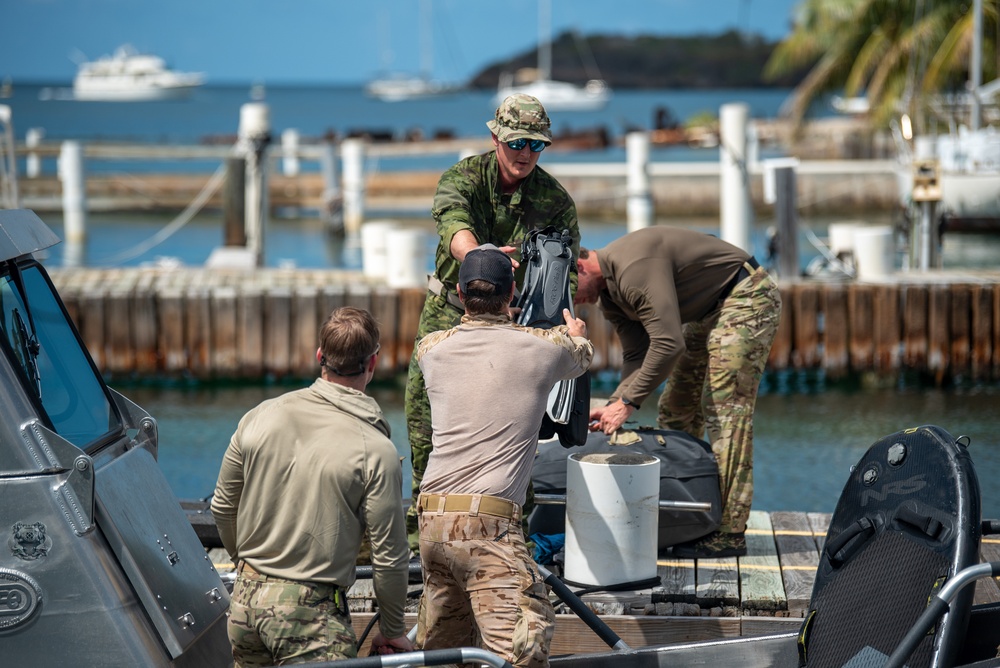 Emerald Warrior sharpens maritime skills for Kentucky Air Guard special operators in St. Croix
