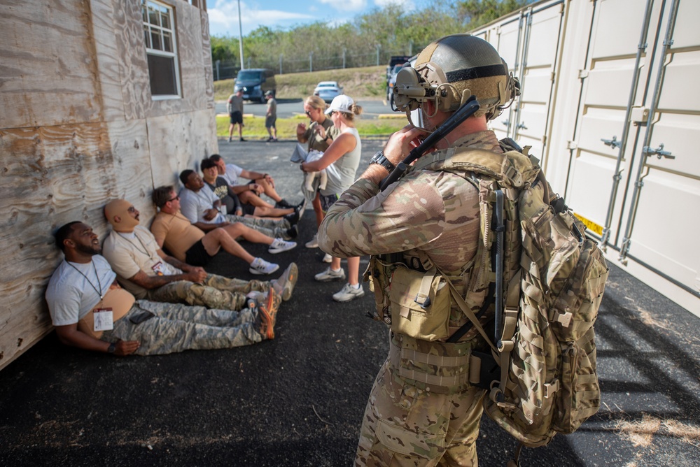Emerald Warrior sharpens maritime skills for Kentucky Air Guard special operators in St. Croix