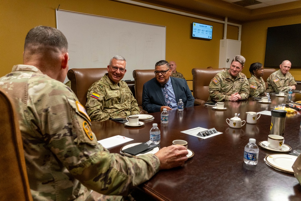 Colombian Army leadership visits Fort Hood