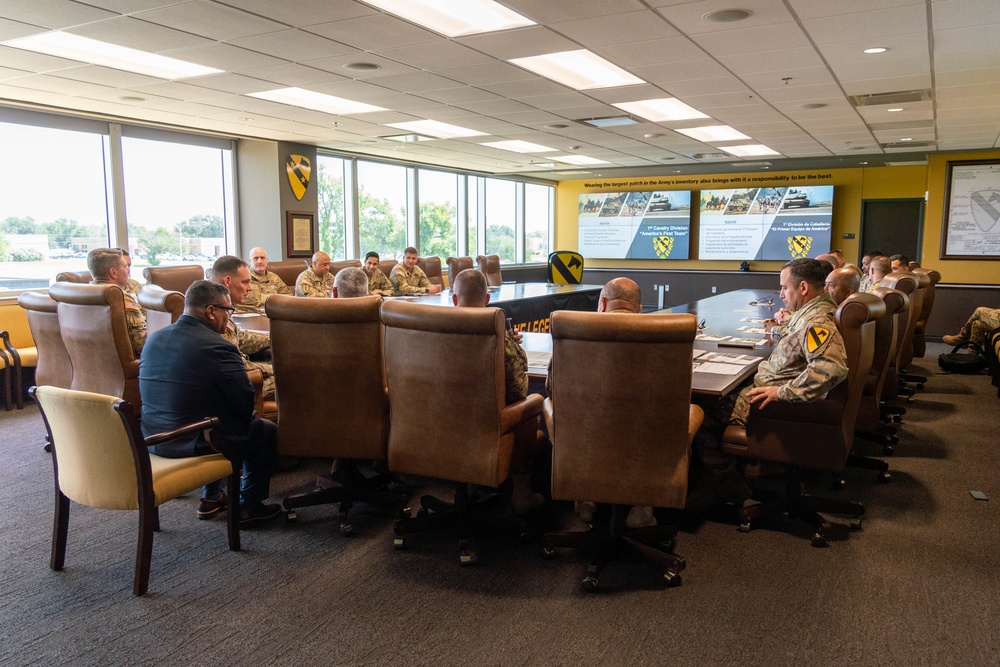 Colombian Army leadership visits Fort Hood