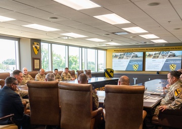 Colombian Army leadership visits Fort Hood