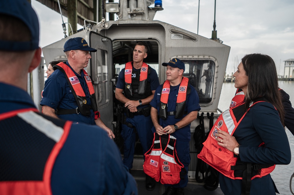 Coast Guard hosts Director of National Intelligence Tulsi Gabbard
