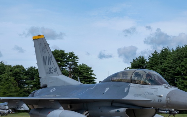 35th FW and 3rd Air Wing Commanders Go On Orientation Flight