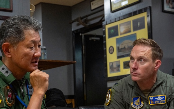 35th FW and 3rd Air Wing Commanders Go On Orientation Flight