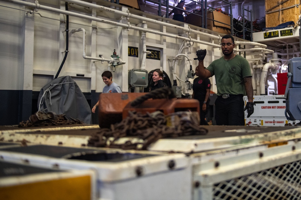 USS America (LHA 6) Moves Aviation Ground Support Equipment