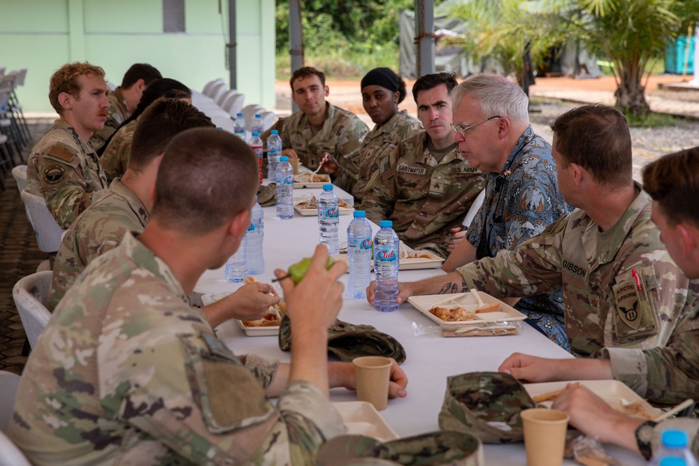 U.S. Ambassador Joins Soldiers for Lunch during Super Garuda Shield 25