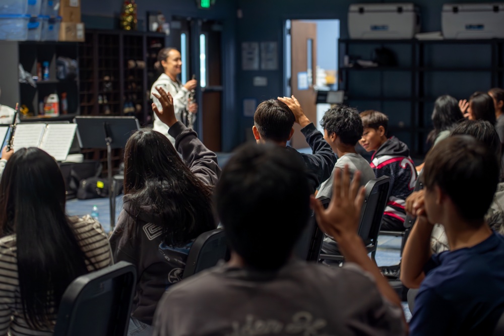 MU1 Starr Engages with Students