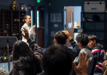 MU1 Starr Engages with Students