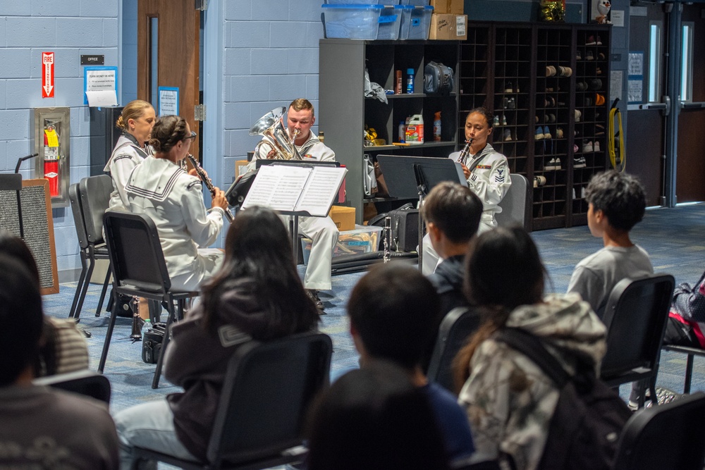 Chamber Ensemble performs for Maui Students