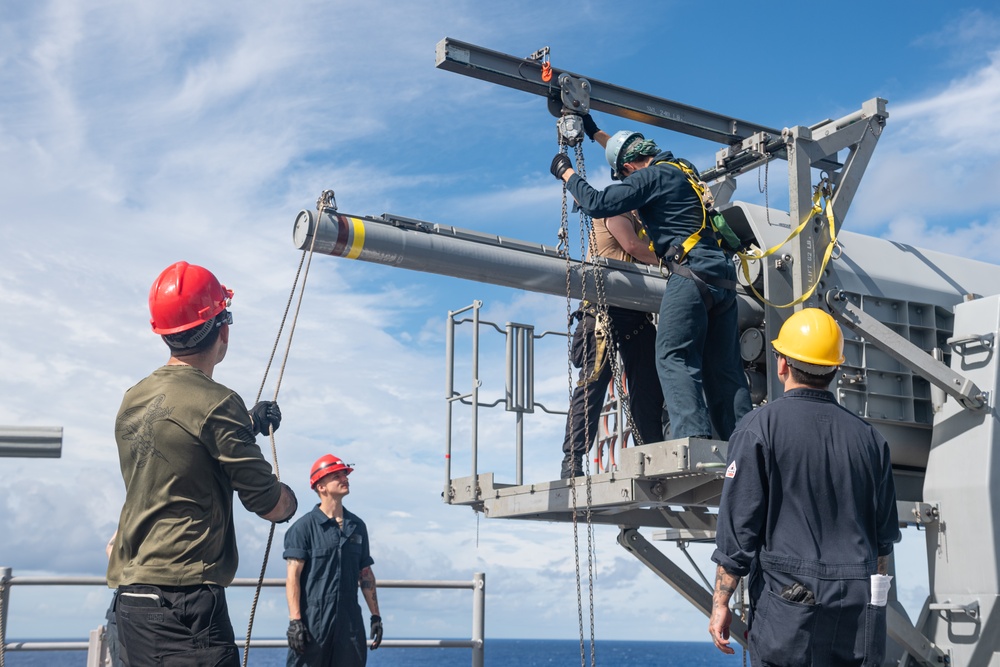 USS America (LHA 6) Conducts Missile Handling