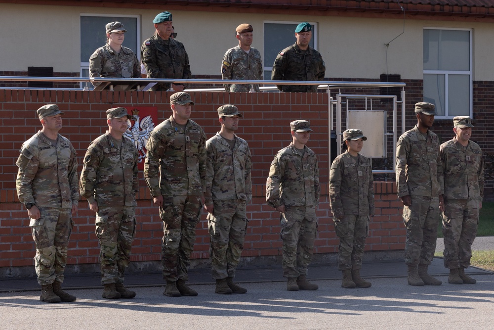 U.S. Soldiers receive awards, Poland