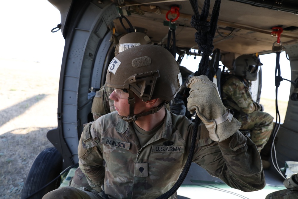 The Sabalauski Air Assault School Conducts UH-60 Black Hawk Rappels in Romania