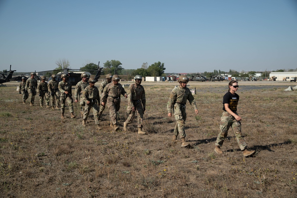 The Sabalauski Air Assault School Conducts UH-60 Black Hawk Rappels in Romania