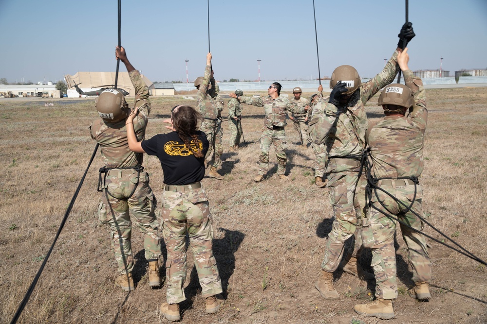 The Sabalauski Air Assault School Conducts UH-60 Black Hawk Rappels in Romania