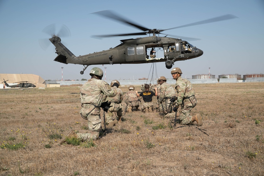 The Sabalauski Air Assault School Conducts UH-60 Black Hawk Rappels in Romania