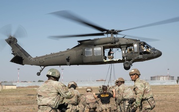 The Sabalauski Air Assault School Conducts UH-60 Black Hawk Rappels in Romania