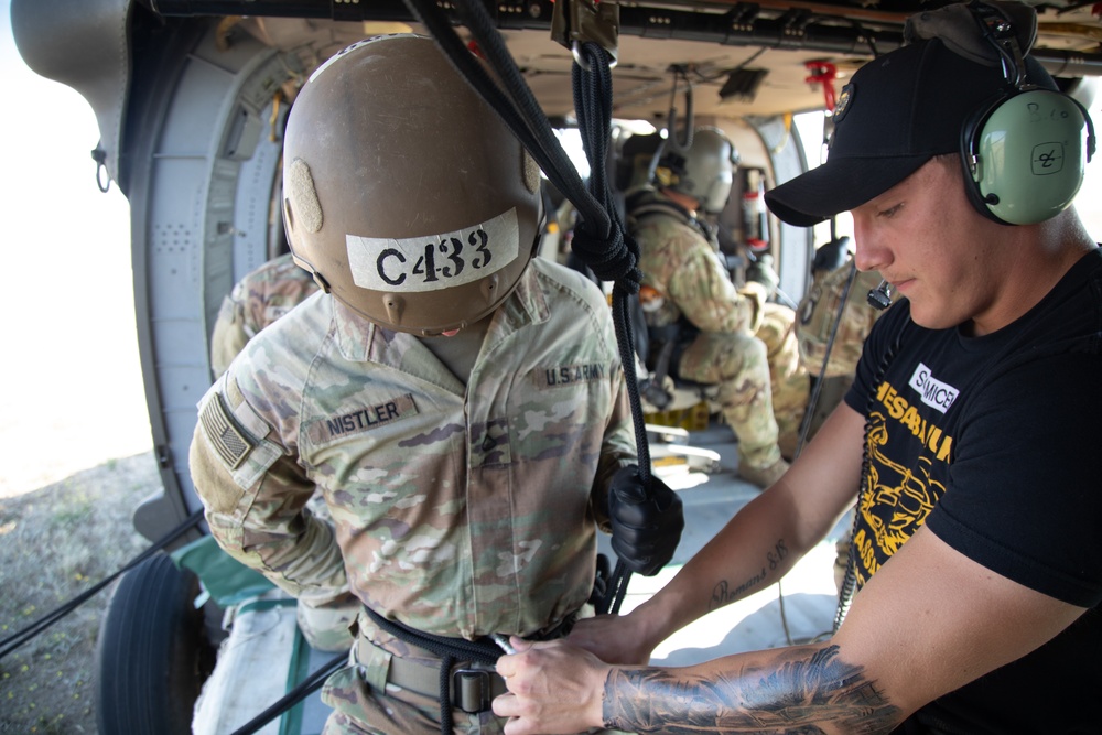 The Sabalauski Air Assault School Conducts UH-60 Black Hawk Rappels in Romania