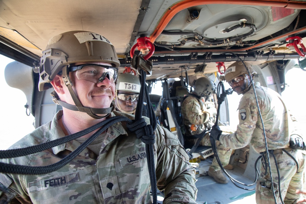 The Sabalauski Air Assault School Conducts UH-60 Black Hawk Rappels in Romania