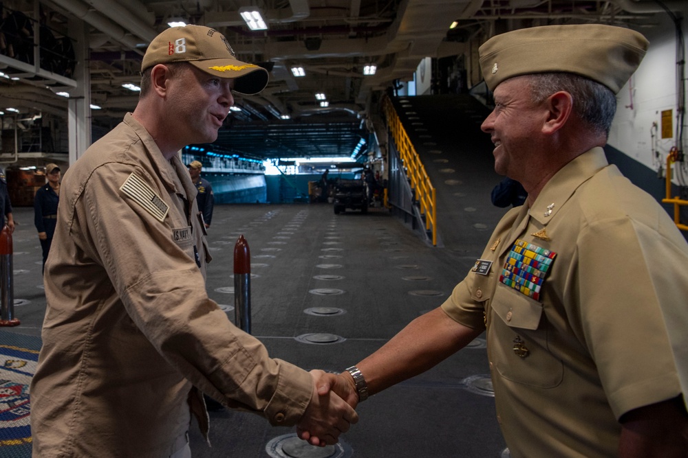 Makin Island Hosts Colombian Navy