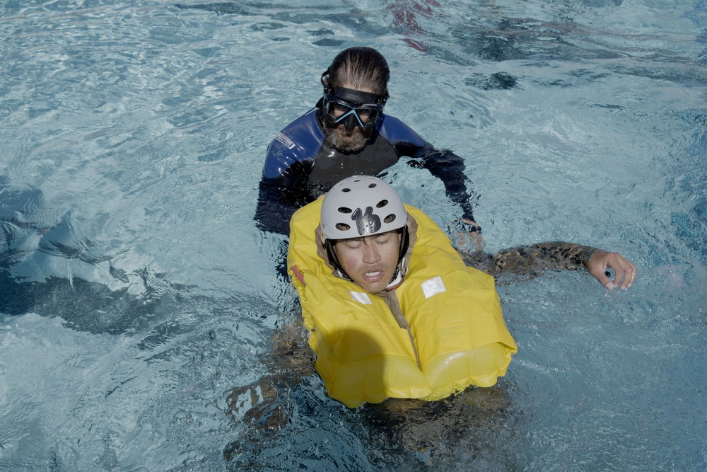 11th MEU Marines participate in Underwater Egress Training