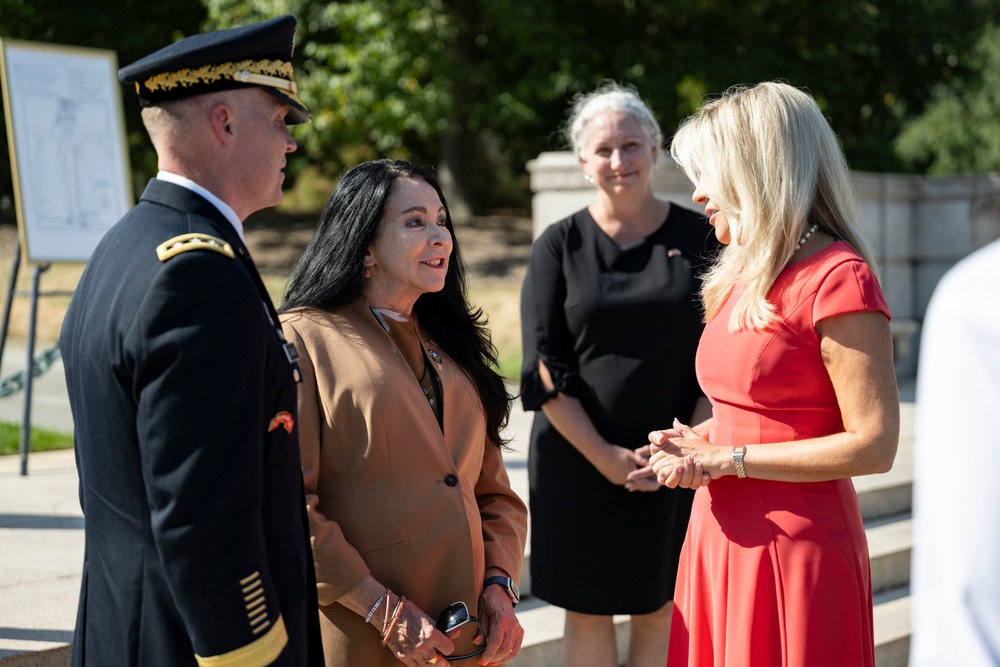 Polish President Karol Nawrocki Visits Arlington National Cemetery