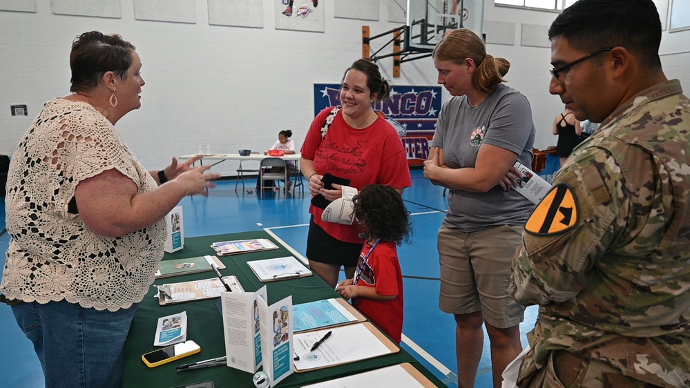 Fort Hood CYS homeschool fair connects families with local resources